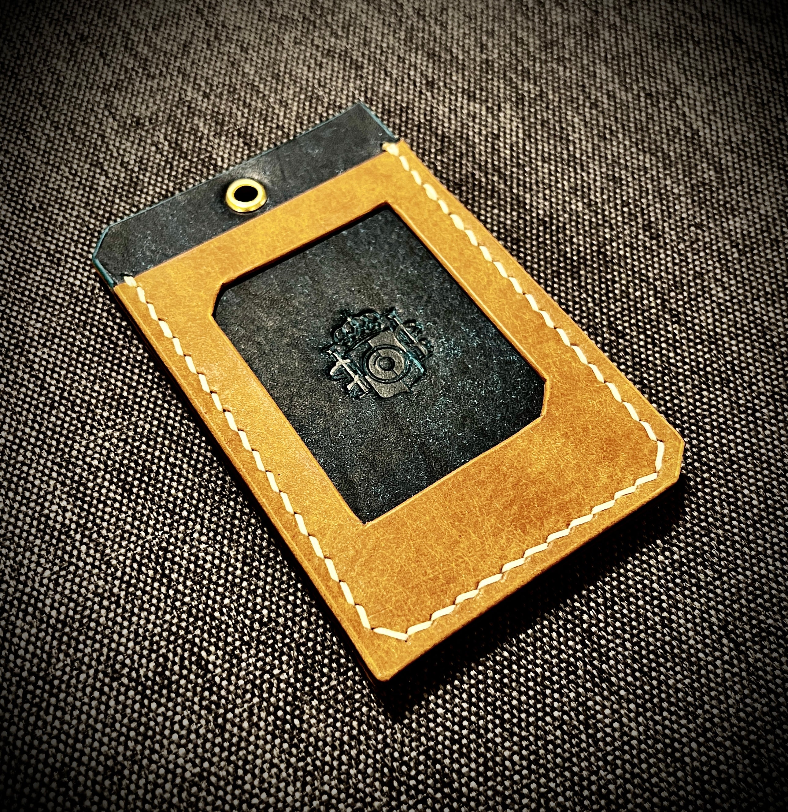 sleeve id card Style:Pattern lightweight and durable Charizard - SWSH Black Deck:Tapu Koko ex